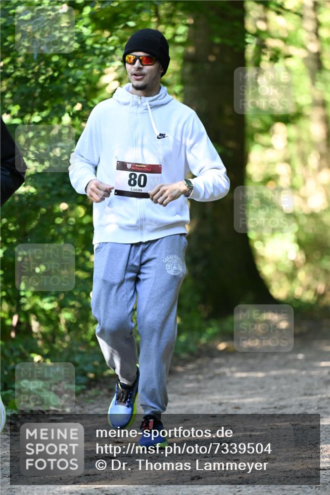 06.10.2024 - Bramfelder Halbmarathon 2024 Dr. Thomas Lammeyer http://msf.ph/oto/7339504 06.10.2024 10:33:46 Laufen 80 meine-sportfotos.de