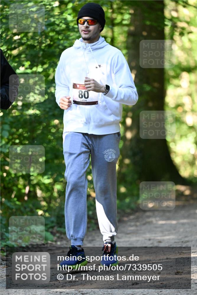 06.10.2024 - Bramfelder Halbmarathon 2024 Dr. Thomas Lammeyer http://msf.ph/oto/7339505 06.10.2024 10:33:46 Laufen 80 meine-sportfotos.de