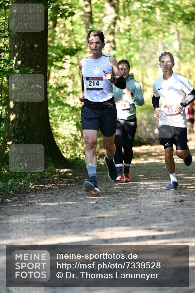 06.10.2024 - Bramfelder Halbmarathon 2024 Dr. Thomas Lammeyer http://msf.ph/oto/7339528 06.10.2024 10:34:25 Laufen 214, 17 meine-sportfotos.de