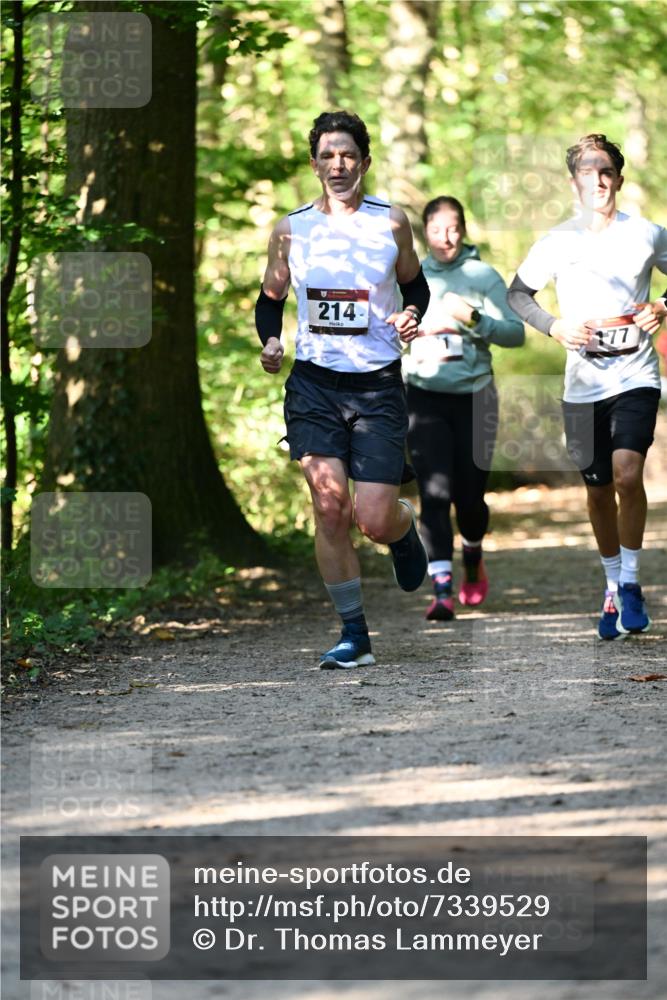 06.10.2024 - Bramfelder Halbmarathon 2024 Dr. Thomas Lammeyer http://msf.ph/oto/7339529 06.10.2024 10:34:25 Laufen 214 meine-sportfotos.de