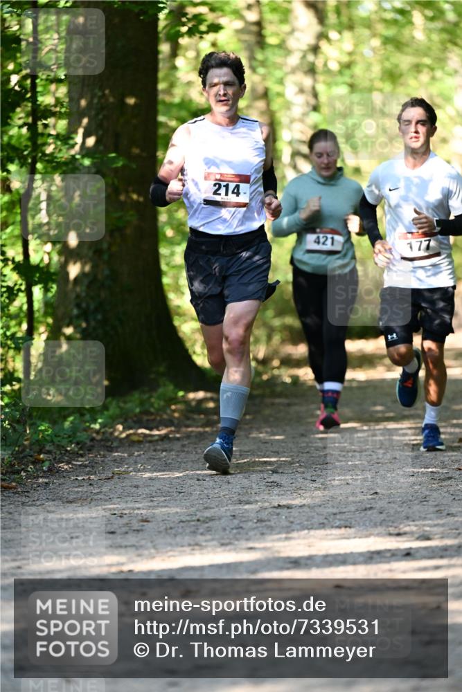 06.10.2024 - Bramfelder Halbmarathon 2024 Dr. Thomas Lammeyer http://msf.ph/oto/7339531 06.10.2024 10:34:25 Laufen 214, 421, 177 meine-sportfotos.de