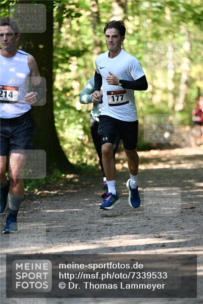 06.10.2024 - Bramfelder Halbmarathon 2024 Dr. Thomas Lammeyer http://msf.ph/oto/7339533 06.10.2024 10:34:26 Laufen 214, 177 meine-sportfotos.de