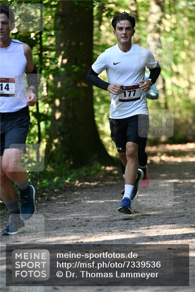 06.10.2024 - Bramfelder Halbmarathon 2024 Dr. Thomas Lammeyer http://msf.ph/oto/7339536 06.10.2024 10:34:27 Laufen 14, 177 meine-sportfotos.de