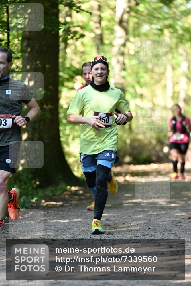 06.10.2024 - Bramfelder Halbmarathon 2024 Dr. Thomas Lammeyer http://msf.ph/oto/7339560 06.10.2024 10:34:42 Laufen 03, 50 meine-sportfotos.de