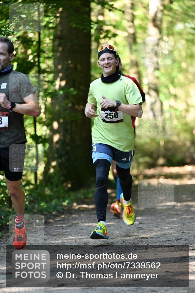 06.10.2024 - Bramfelder Halbmarathon 2024 Dr. Thomas Lammeyer http://msf.ph/oto/7339562 06.10.2024 10:34:42 Laufen 3, 250 meine-sportfotos.de