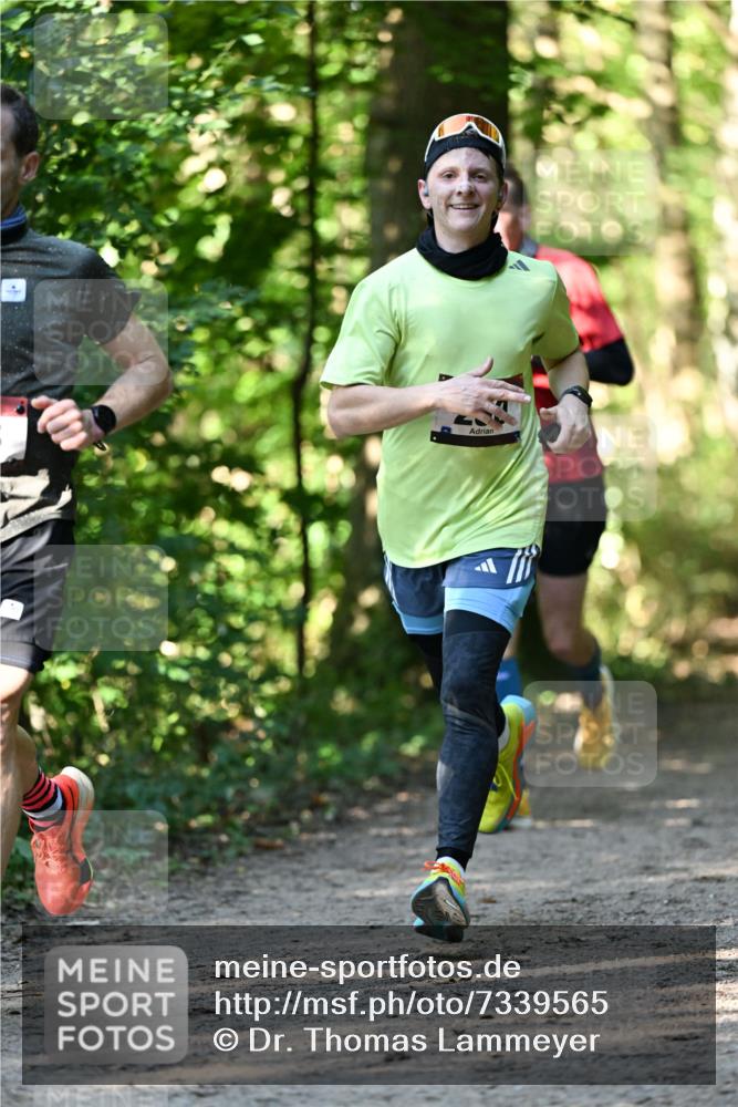 06.10.2024 - Bramfelder Halbmarathon 2024 Dr. Thomas Lammeyer http://msf.ph/oto/7339565 06.10.2024 10:34:42 Laufen  meine-sportfotos.de