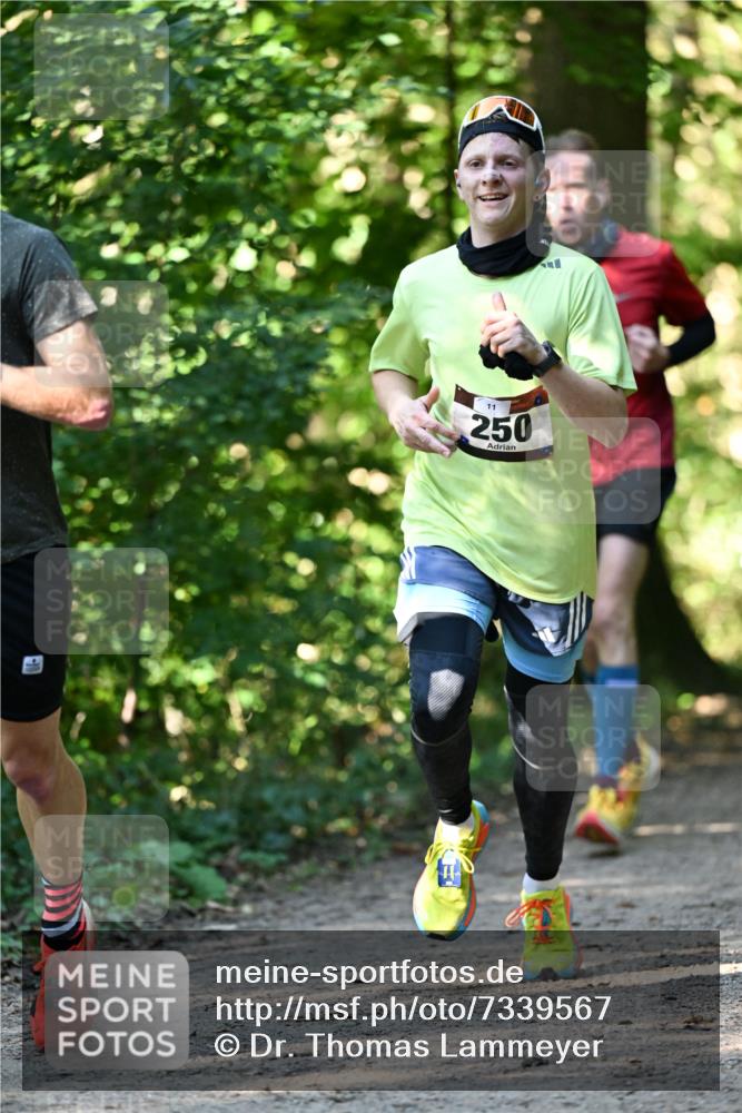 06.10.2024 - Bramfelder Halbmarathon 2024 Dr. Thomas Lammeyer http://msf.ph/oto/7339567 06.10.2024 10:34:43 Laufen 11, 250 meine-sportfotos.de