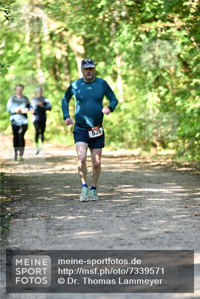 06.10.2024 - Bramfelder Halbmarathon 2024 Dr. Thomas Lammeyer http://msf.ph/oto/7339571 06.10.2024 10:35:22 Laufen 539 meine-sportfotos.de