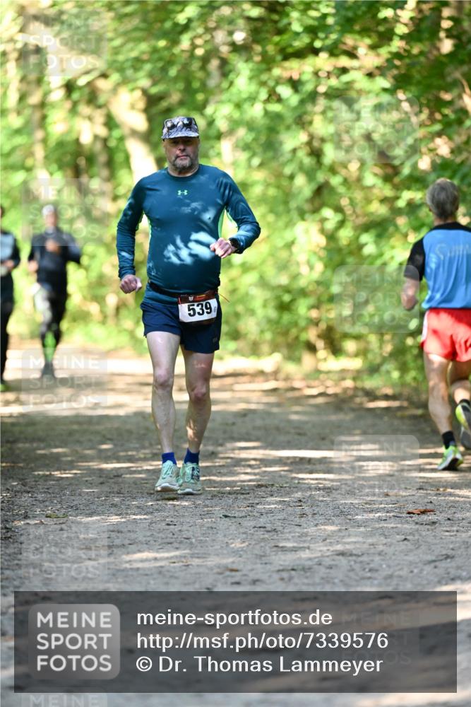 06.10.2024 - Bramfelder Halbmarathon 2024 Dr. Thomas Lammeyer http://msf.ph/oto/7339576 06.10.2024 10:35:23 Laufen 539 meine-sportfotos.de