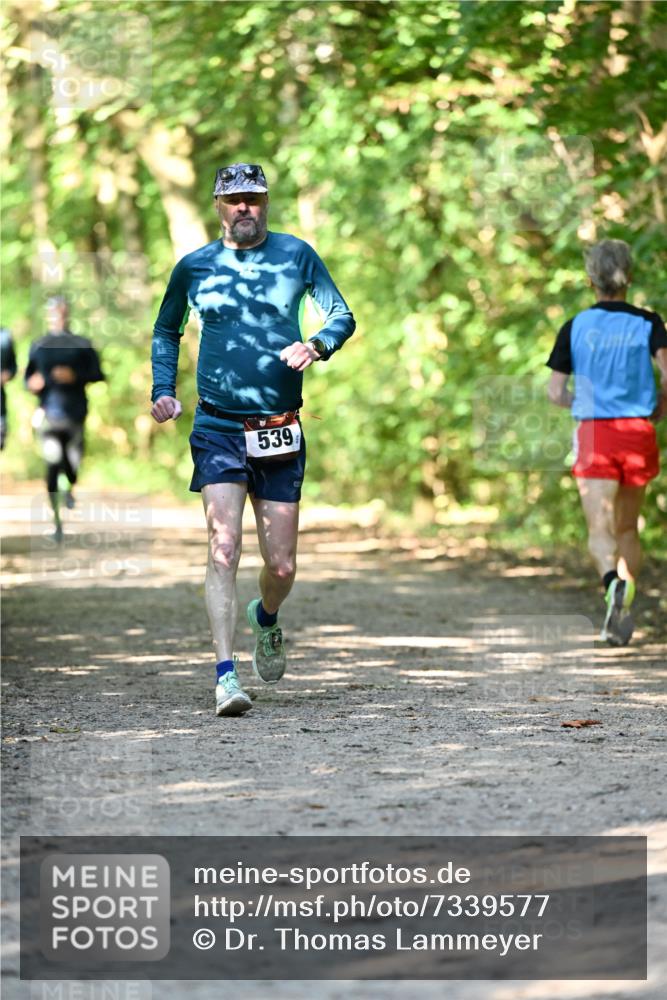 06.10.2024 - Bramfelder Halbmarathon 2024 Dr. Thomas Lammeyer http://msf.ph/oto/7339577 06.10.2024 10:35:23 Laufen 539 meine-sportfotos.de