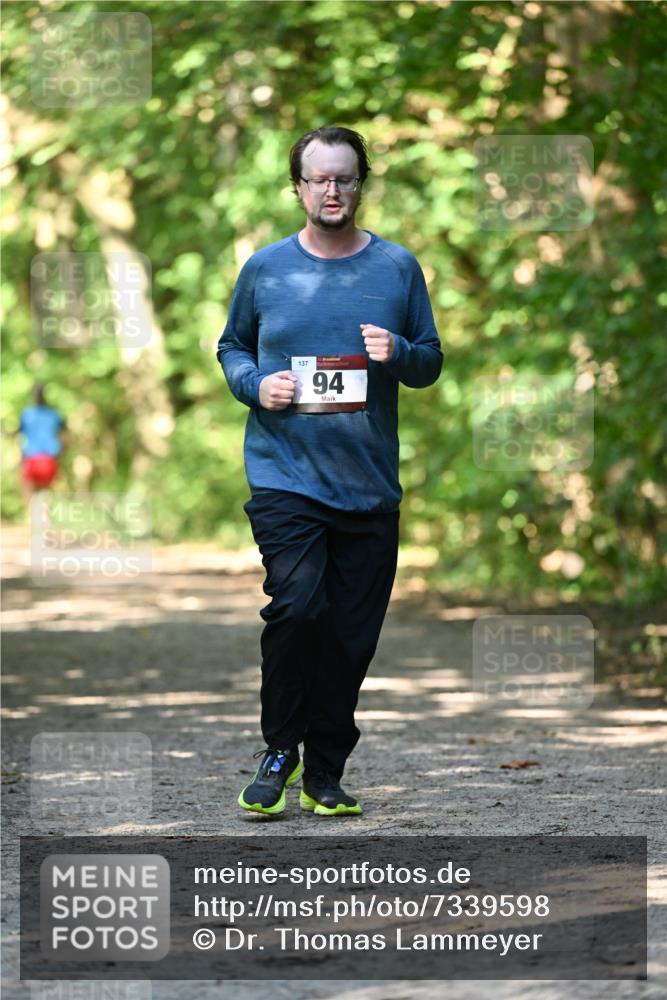 06.10.2024 - Bramfelder Halbmarathon 2024 Dr. Thomas Lammeyer http://msf.ph/oto/7339598 06.10.2024 10:35:34 Laufen 137, 94 meine-sportfotos.de