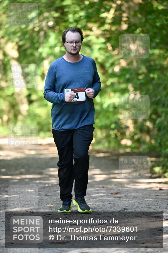 06.10.2024 - Bramfelder Halbmarathon 2024 Dr. Thomas Lammeyer http://msf.ph/oto/7339601 06.10.2024 10:35:34 Laufen 137, 4 meine-sportfotos.de