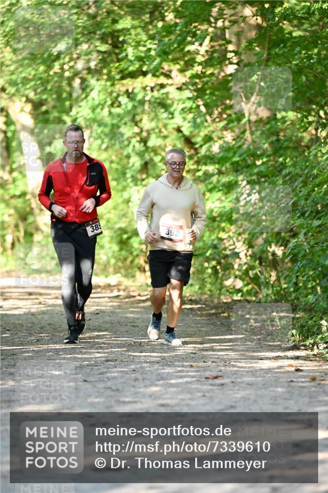 06.10.2024 - Bramfelder Halbmarathon 2024 Dr. Thomas Lammeyer http://msf.ph/oto/7339610 06.10.2024 10:36:02 Laufen 385, 39 meine-sportfotos.de
