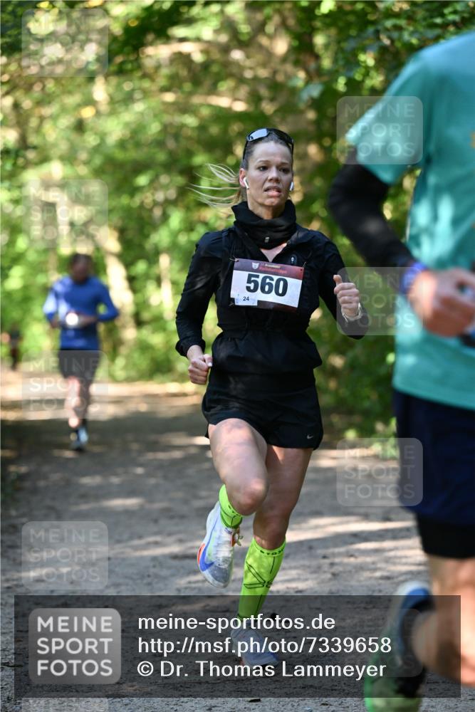 06.10.2024 - Bramfelder Halbmarathon 2024 Dr. Thomas Lammeyer http://msf.ph/oto/7339658 06.10.2024 10:36:20 Laufen 560, 24 meine-sportfotos.de