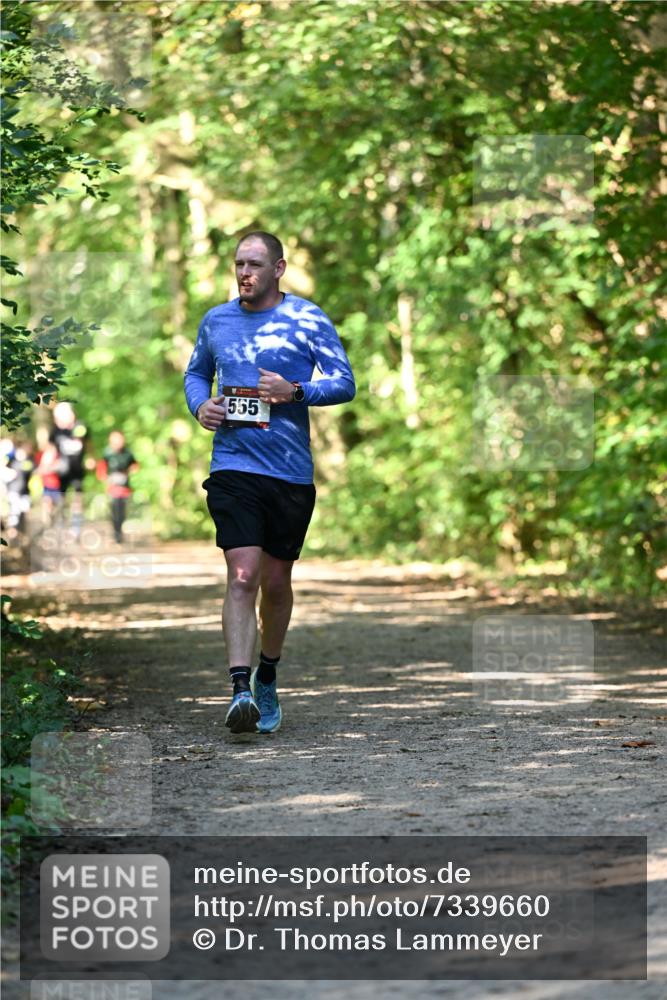06.10.2024 - Bramfelder Halbmarathon 2024 Dr. Thomas Lammeyer http://msf.ph/oto/7339660 06.10.2024 10:36:21 Laufen 555 meine-sportfotos.de