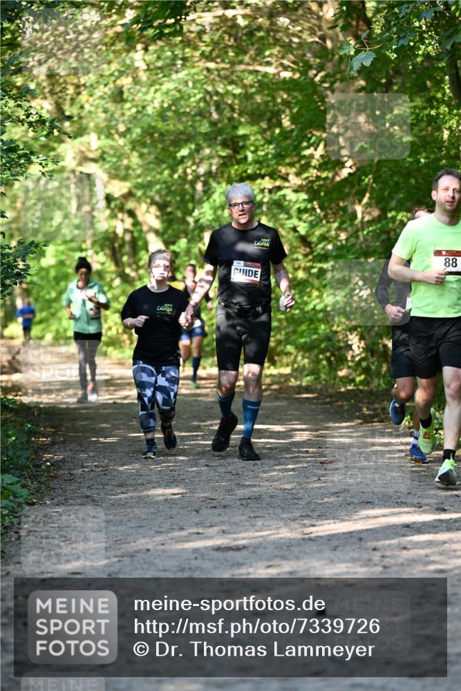 06.10.2024 - Bramfelder Halbmarathon 2024 Dr. Thomas Lammeyer http://msf.ph/oto/7339726 06.10.2024 10:36:49 Laufen 88 meine-sportfotos.de
