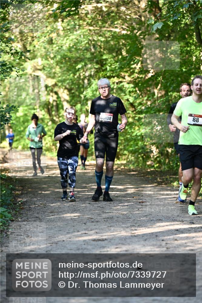 06.10.2024 - Bramfelder Halbmarathon 2024 Dr. Thomas Lammeyer http://msf.ph/oto/7339727 06.10.2024 10:36:49 Laufen 88 meine-sportfotos.de