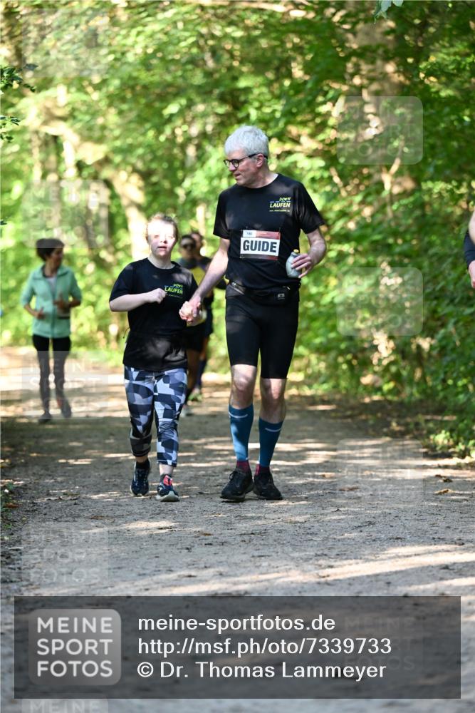 06.10.2024 - Bramfelder Halbmarathon 2024 Dr. Thomas Lammeyer http://msf.ph/oto/7339733 06.10.2024 10:36:50 Laufen  meine-sportfotos.de