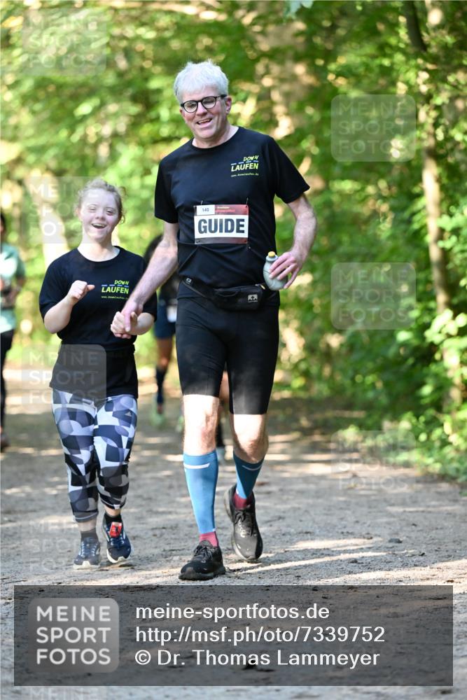06.10.2024 - Bramfelder Halbmarathon 2024 Dr. Thomas Lammeyer http://msf.ph/oto/7339752 06.10.2024 10:36:52 Laufen 140 meine-sportfotos.de