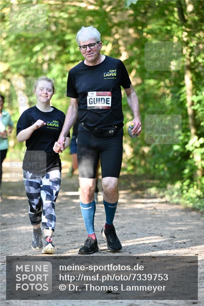 06.10.2024 - Bramfelder Halbmarathon 2024 Dr. Thomas Lammeyer http://msf.ph/oto/7339753 06.10.2024 10:36:52 Laufen 140 meine-sportfotos.de