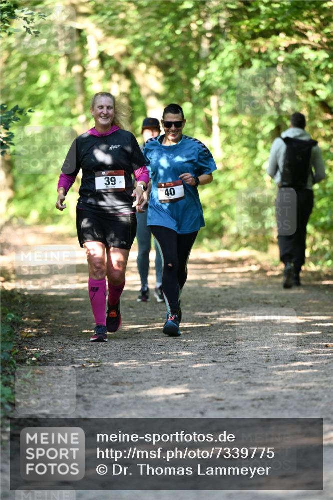 06.10.2024 - Bramfelder Halbmarathon 2024 Dr. Thomas Lammeyer http://msf.ph/oto/7339775 06.10.2024 10:37:27 Laufen 39, 59, 40 meine-sportfotos.de