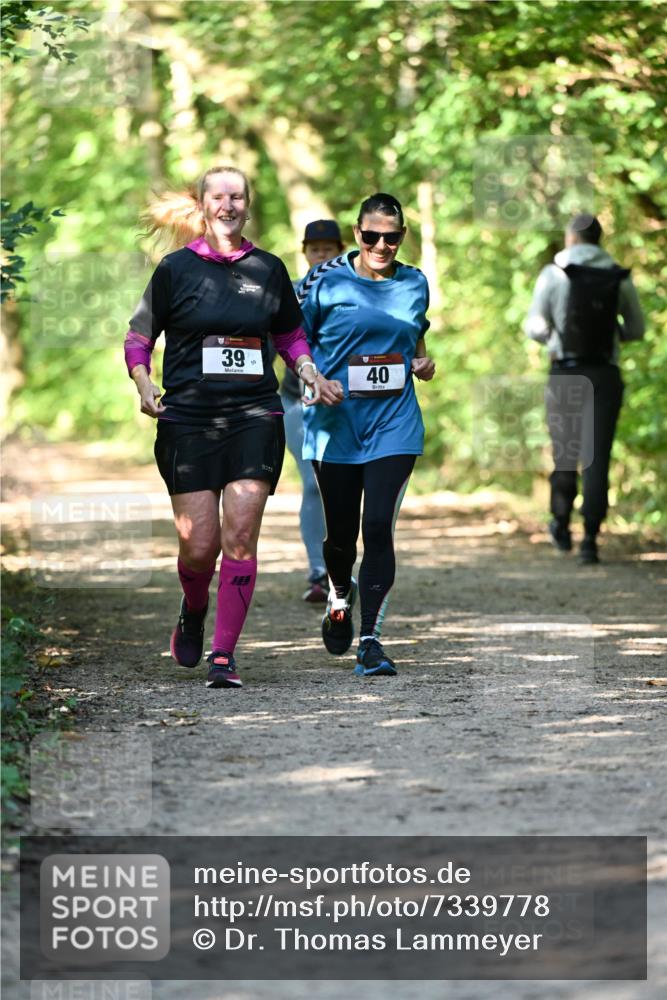 06.10.2024 - Bramfelder Halbmarathon 2024 Dr. Thomas Lammeyer http://msf.ph/oto/7339778 06.10.2024 10:37:27 Laufen 39, 59, 40 meine-sportfotos.de
