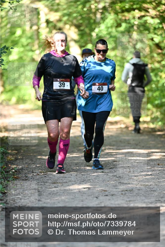 06.10.2024 - Bramfelder Halbmarathon 2024 Dr. Thomas Lammeyer http://msf.ph/oto/7339784 06.10.2024 10:37:28 Laufen 39, 59, 40 meine-sportfotos.de