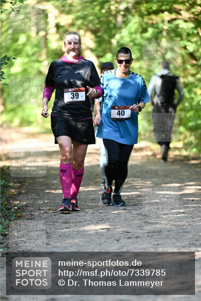 06.10.2024 - Bramfelder Halbmarathon 2024 Dr. Thomas Lammeyer http://msf.ph/oto/7339785 06.10.2024 10:37:28 Laufen 39, 59, 40 meine-sportfotos.de