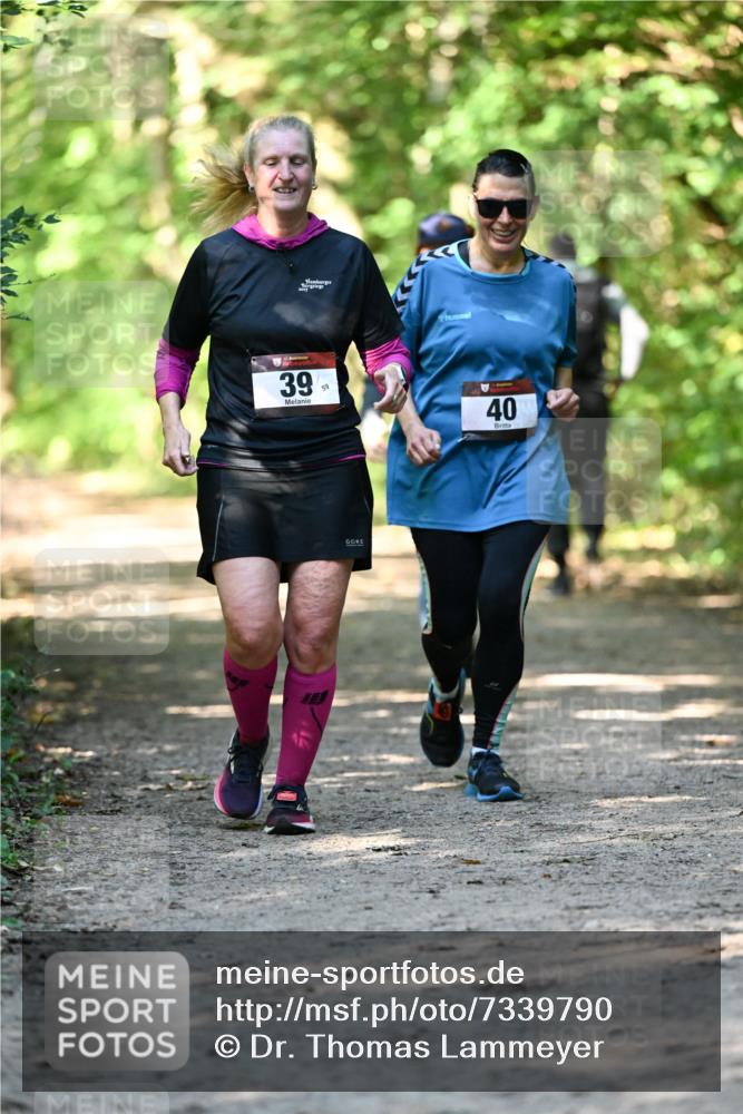 06.10.2024 - Bramfelder Halbmarathon 2024 Dr. Thomas Lammeyer http://msf.ph/oto/7339790 06.10.2024 10:37:29 Laufen 39, 59, 40 meine-sportfotos.de