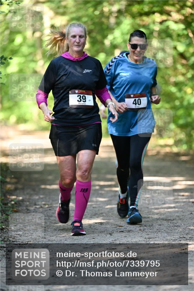 06.10.2024 - Bramfelder Halbmarathon 2024 Dr. Thomas Lammeyer http://msf.ph/oto/7339795 06.10.2024 10:37:29 Laufen 39, 59, 40 meine-sportfotos.de