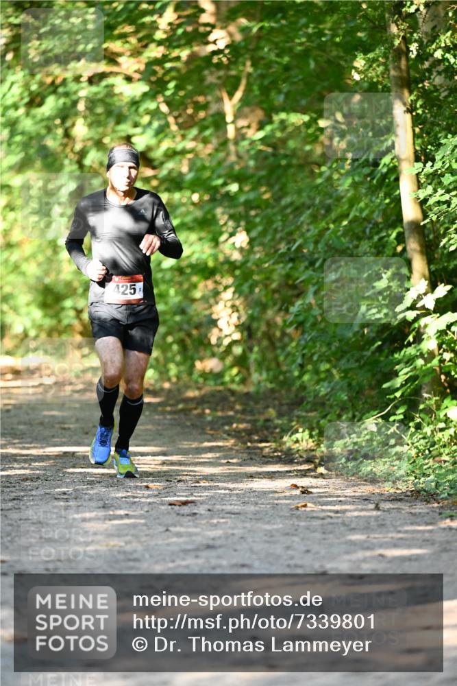 06.10.2024 - Bramfelder Halbmarathon 2024 Dr. Thomas Lammeyer http://msf.ph/oto/7339801 06.10.2024 10:38:15 Laufen 425 meine-sportfotos.de