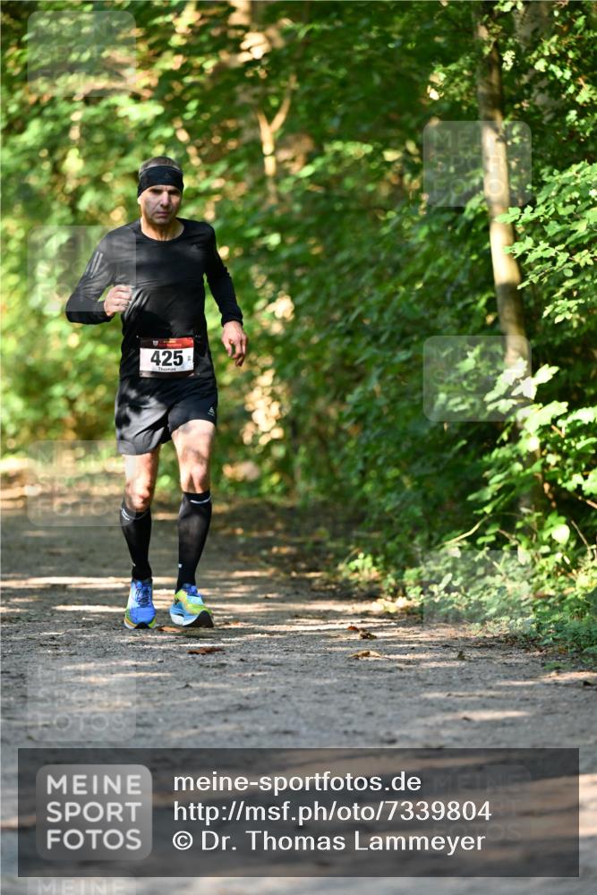 06.10.2024 - Bramfelder Halbmarathon 2024 Dr. Thomas Lammeyer http://msf.ph/oto/7339804 06.10.2024 10:38:16 Laufen 425 meine-sportfotos.de