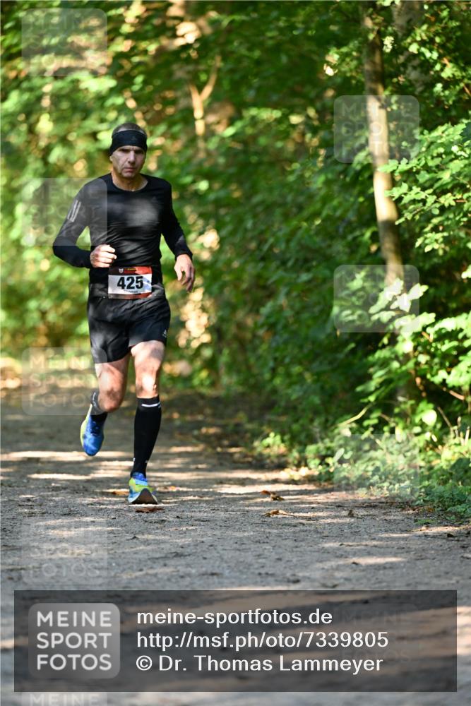 06.10.2024 - Bramfelder Halbmarathon 2024 Dr. Thomas Lammeyer http://msf.ph/oto/7339805 06.10.2024 10:38:16 Laufen 425 meine-sportfotos.de