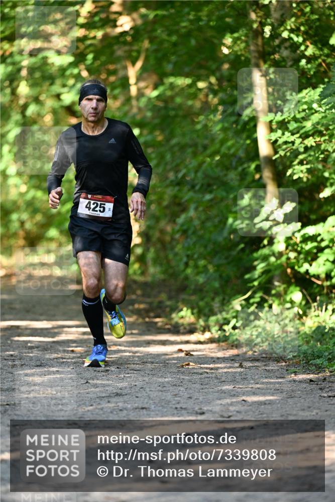 06.10.2024 - Bramfelder Halbmarathon 2024 Dr. Thomas Lammeyer http://msf.ph/oto/7339808 06.10.2024 10:38:16 Laufen 425 meine-sportfotos.de