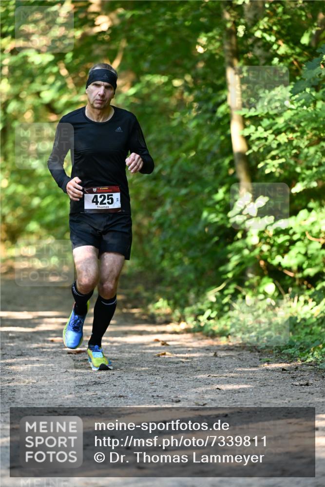 06.10.2024 - Bramfelder Halbmarathon 2024 Dr. Thomas Lammeyer http://msf.ph/oto/7339811 06.10.2024 10:38:17 Laufen 425 meine-sportfotos.de
