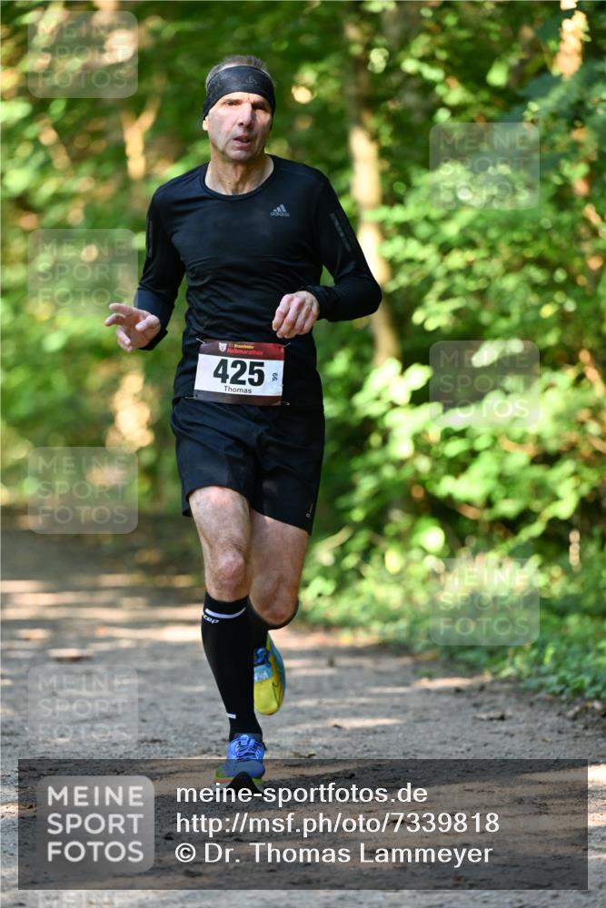 06.10.2024 - Bramfelder Halbmarathon 2024 Dr. Thomas Lammeyer http://msf.ph/oto/7339818 06.10.2024 10:38:18 Laufen 425 meine-sportfotos.de