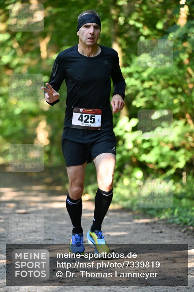 06.10.2024 - Bramfelder Halbmarathon 2024 Dr. Thomas Lammeyer http://msf.ph/oto/7339819 06.10.2024 10:38:18 Laufen 425 meine-sportfotos.de