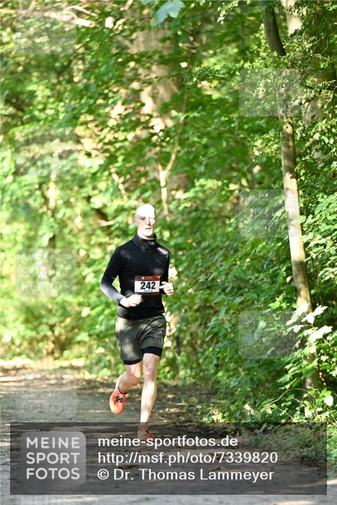 06.10.2024 - Bramfelder Halbmarathon 2024 Dr. Thomas Lammeyer http://msf.ph/oto/7339820 06.10.2024 10:38:54 Laufen 242 meine-sportfotos.de