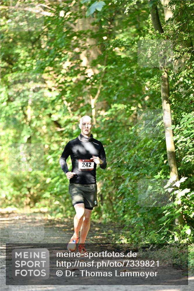 06.10.2024 - Bramfelder Halbmarathon 2024 Dr. Thomas Lammeyer http://msf.ph/oto/7339821 06.10.2024 10:38:54 Laufen 242 meine-sportfotos.de