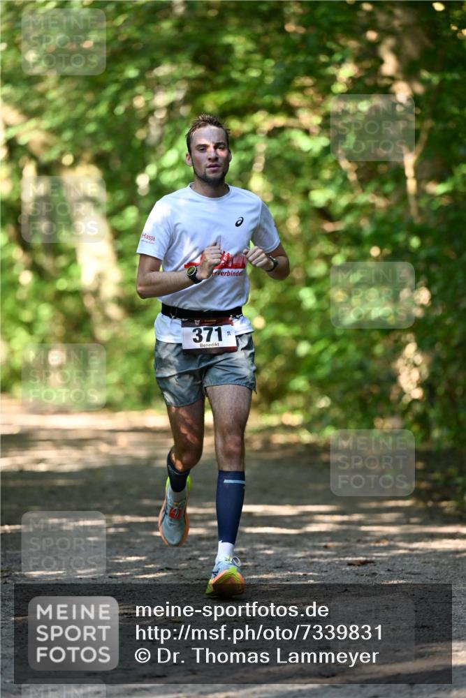 06.10.2024 - Bramfelder Halbmarathon 2024 Dr. Thomas Lammeyer http://msf.ph/oto/7339831 06.10.2024 10:38:56 Laufen 371 meine-sportfotos.de
