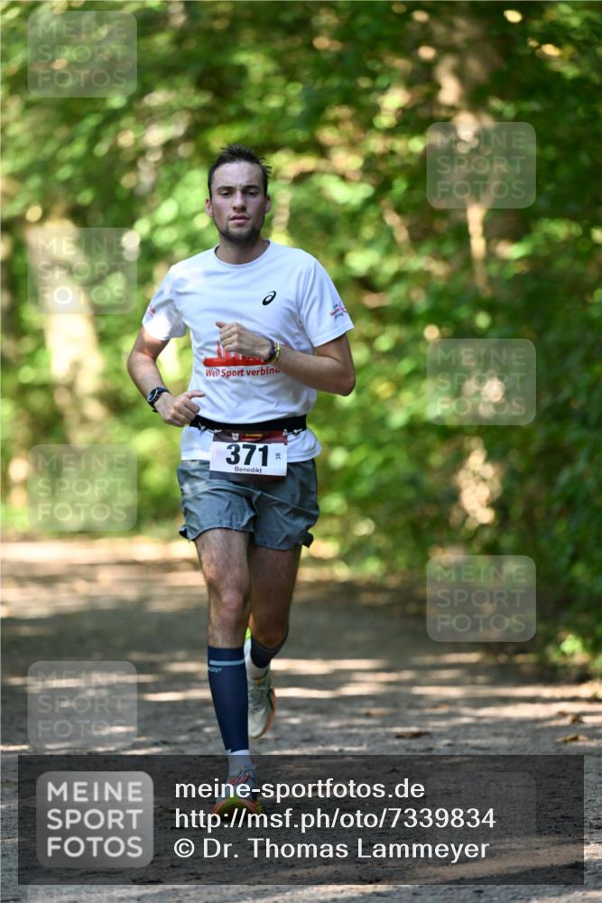 06.10.2024 - Bramfelder Halbmarathon 2024 Dr. Thomas Lammeyer http://msf.ph/oto/7339834 06.10.2024 10:38:56 Laufen 371 meine-sportfotos.de
