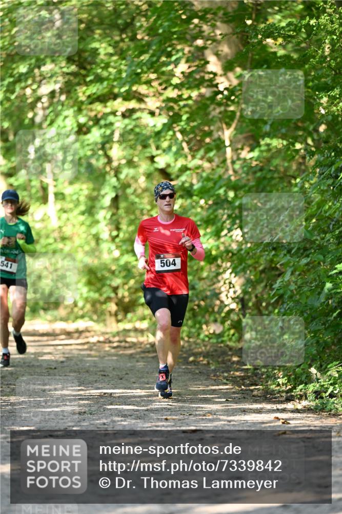 06.10.2024 - Bramfelder Halbmarathon 2024 Dr. Thomas Lammeyer http://msf.ph/oto/7339842 06.10.2024 10:39:09 Laufen 541, 504 meine-sportfotos.de