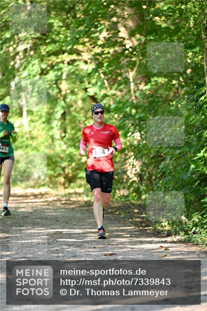 06.10.2024 - Bramfelder Halbmarathon 2024 Dr. Thomas Lammeyer http://msf.ph/oto/7339843 06.10.2024 10:39:10 Laufen 41, 504 meine-sportfotos.de