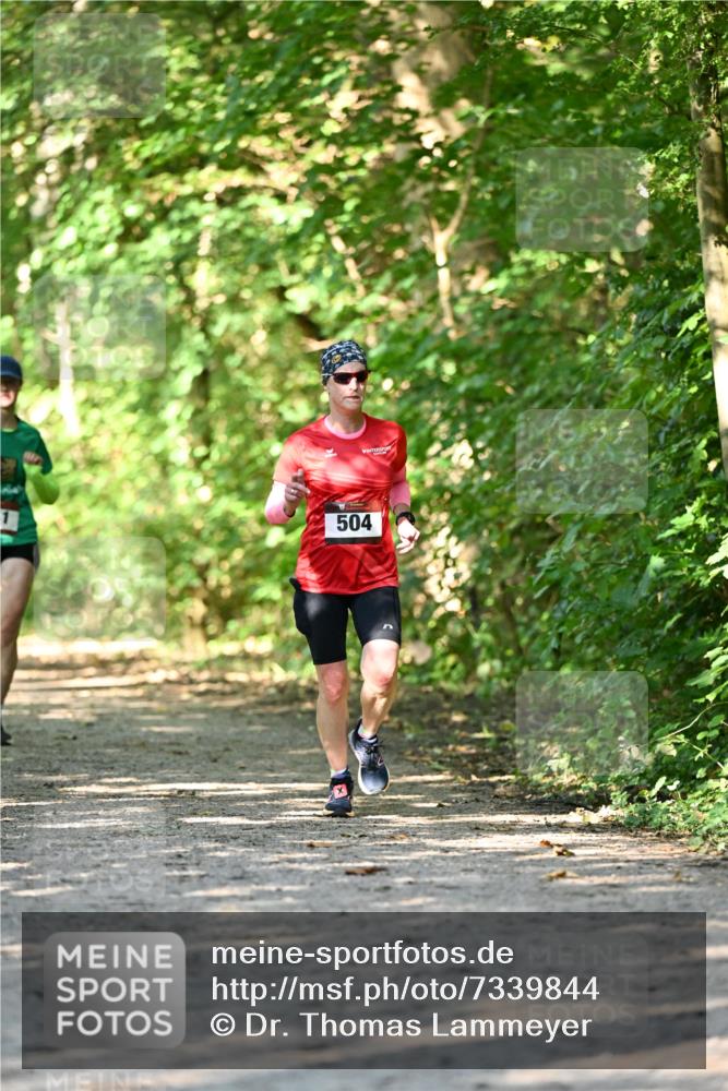 06.10.2024 - Bramfelder Halbmarathon 2024 Dr. Thomas Lammeyer http://msf.ph/oto/7339844 06.10.2024 10:39:10 Laufen 504 meine-sportfotos.de