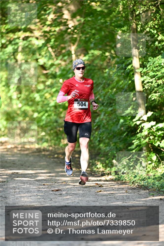 06.10.2024 - Bramfelder Halbmarathon 2024 Dr. Thomas Lammeyer http://msf.ph/oto/7339850 06.10.2024 10:39:10 Laufen 504 meine-sportfotos.de