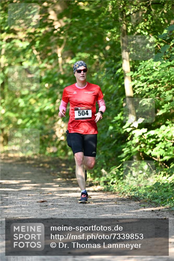 06.10.2024 - Bramfelder Halbmarathon 2024 Dr. Thomas Lammeyer http://msf.ph/oto/7339853 06.10.2024 10:39:11 Laufen 504 meine-sportfotos.de