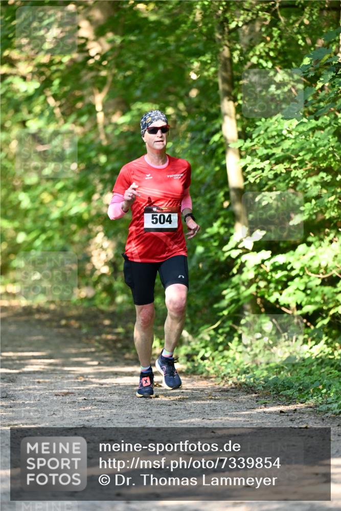 06.10.2024 - Bramfelder Halbmarathon 2024 Dr. Thomas Lammeyer http://msf.ph/oto/7339854 06.10.2024 10:39:11 Laufen 504 meine-sportfotos.de