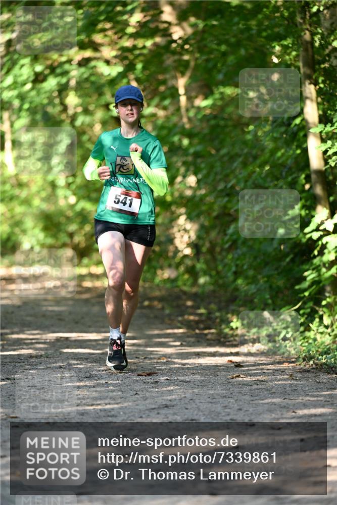 06.10.2024 - Bramfelder Halbmarathon 2024 Dr. Thomas Lammeyer http://msf.ph/oto/7339861 06.10.2024 10:39:13 Laufen 541 meine-sportfotos.de