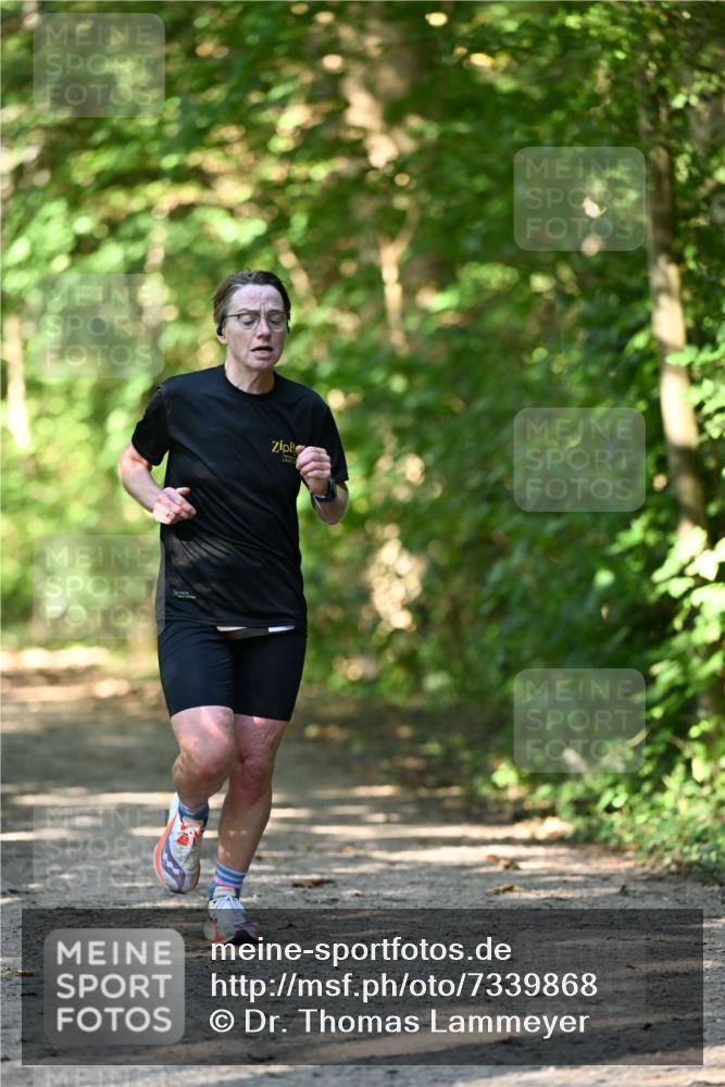 06.10.2024 - Bramfelder Halbmarathon 2024 Dr. Thomas Lammeyer http://msf.ph/oto/7339868 06.10.2024 10:39:20 Laufen  meine-sportfotos.de