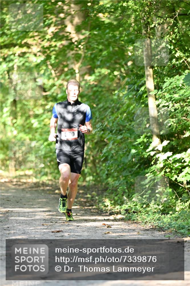 06.10.2024 - Bramfelder Halbmarathon 2024 Dr. Thomas Lammeyer http://msf.ph/oto/7339876 06.10.2024 10:39:39 Laufen 570 meine-sportfotos.de